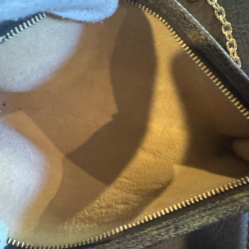 Louis Vuitton Monogram Poche Toilette
Cosmetics Pouch Purse/converted 71/2 x4 - Picture 13 of 17